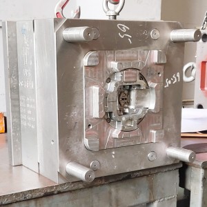 Kina injektionsproducent skimmel maskindele indsats til sprøjtestøbning